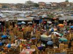 Overlooking the central Kumasi market at closing time in Kumasi, Ghana, June 22, 2006.  Image credit: Jonathan Ernst / World Bank